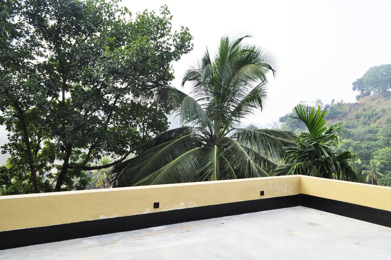 M&M Residence Kandy Exterior photo